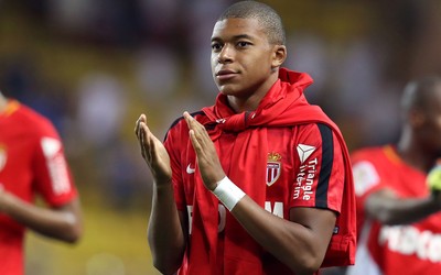 FB体育独家-B费赛后感谢球迷