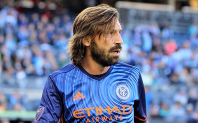 FB体育快讯-冠军泪洒赛场